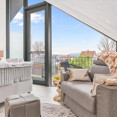 Vakantiehuis Tropic - Seezugang - Seesicht I Beachparadise I Massage - Trampolin - Light Show - Parken - Cinema Feeling - Bbq Gaienhofen (Baden-Wurttemberg)